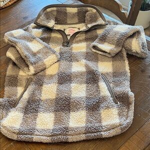 Cozy Sherpa Checkered Pullover/ Zip Fleece in Gray and Cream  Small